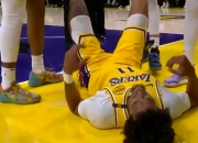 开云官网-包含球队明星球员受伤，战绩一落千丈的词条