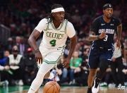 开云体育入口-凯尔特人队球员接受荣誉奖项表彰的简单介绍