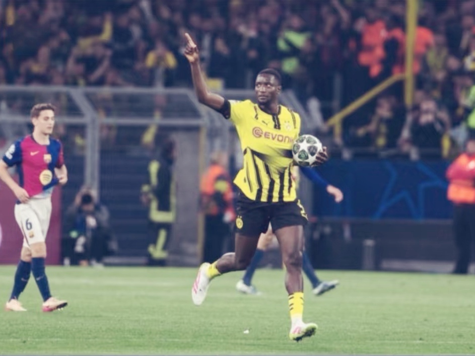 多特蒙德逆转波兰,卡塞米罗高光表现的简单介绍 多特蒙德逆转波兰,卡塞米罗高光表现的简单介绍