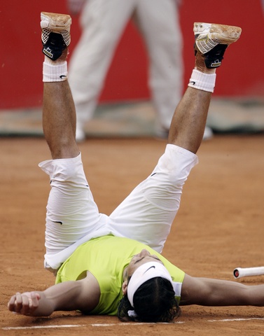 包含西班牙网球队轻取日本网球队,费德勒完成帽子戏法的词条 包含西班牙网球队轻取日本网球队,费德勒完成帽子戏法的词条