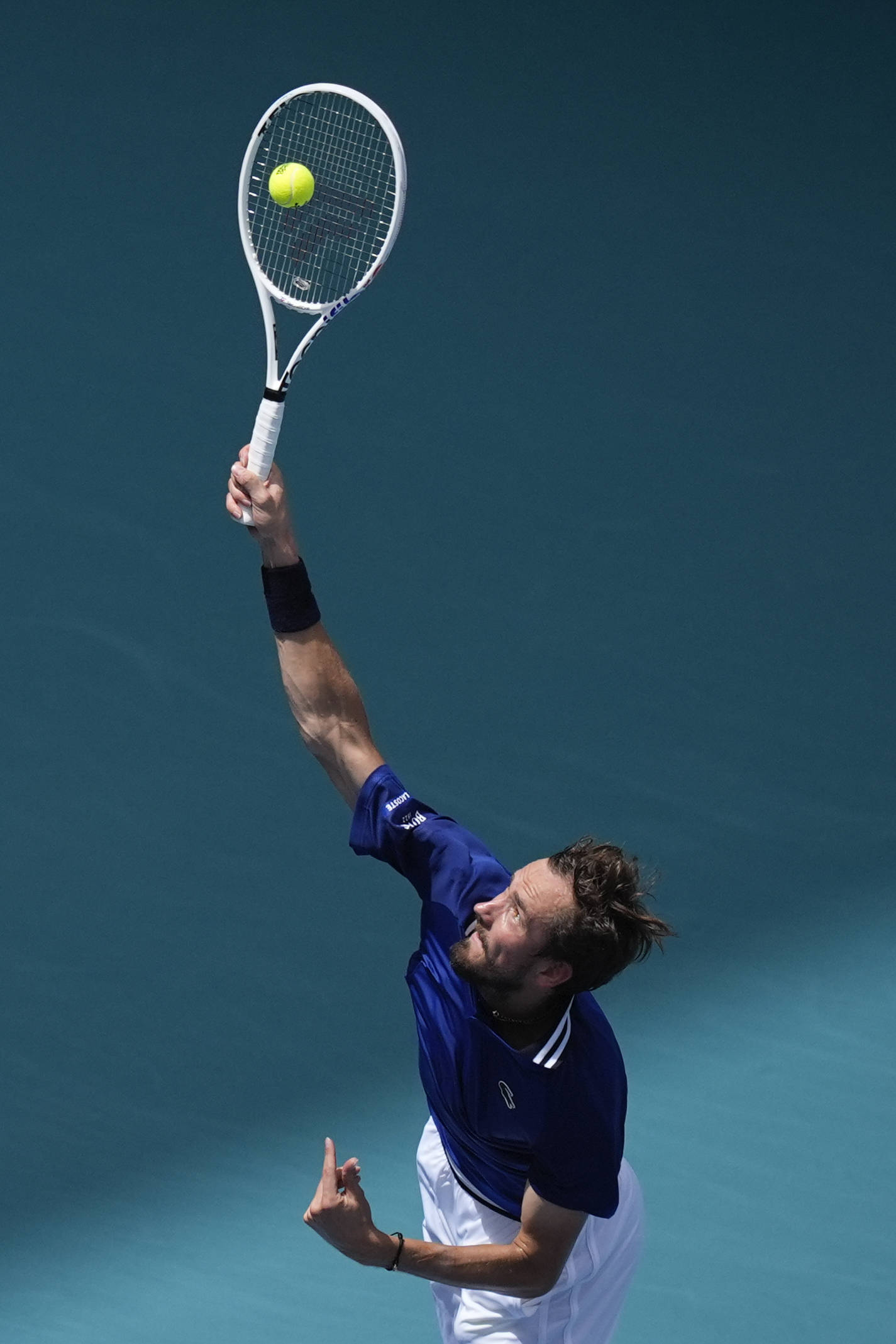 关于意大利网球队轻取世界网球队，梅德韦杰夫送出助攻的信息