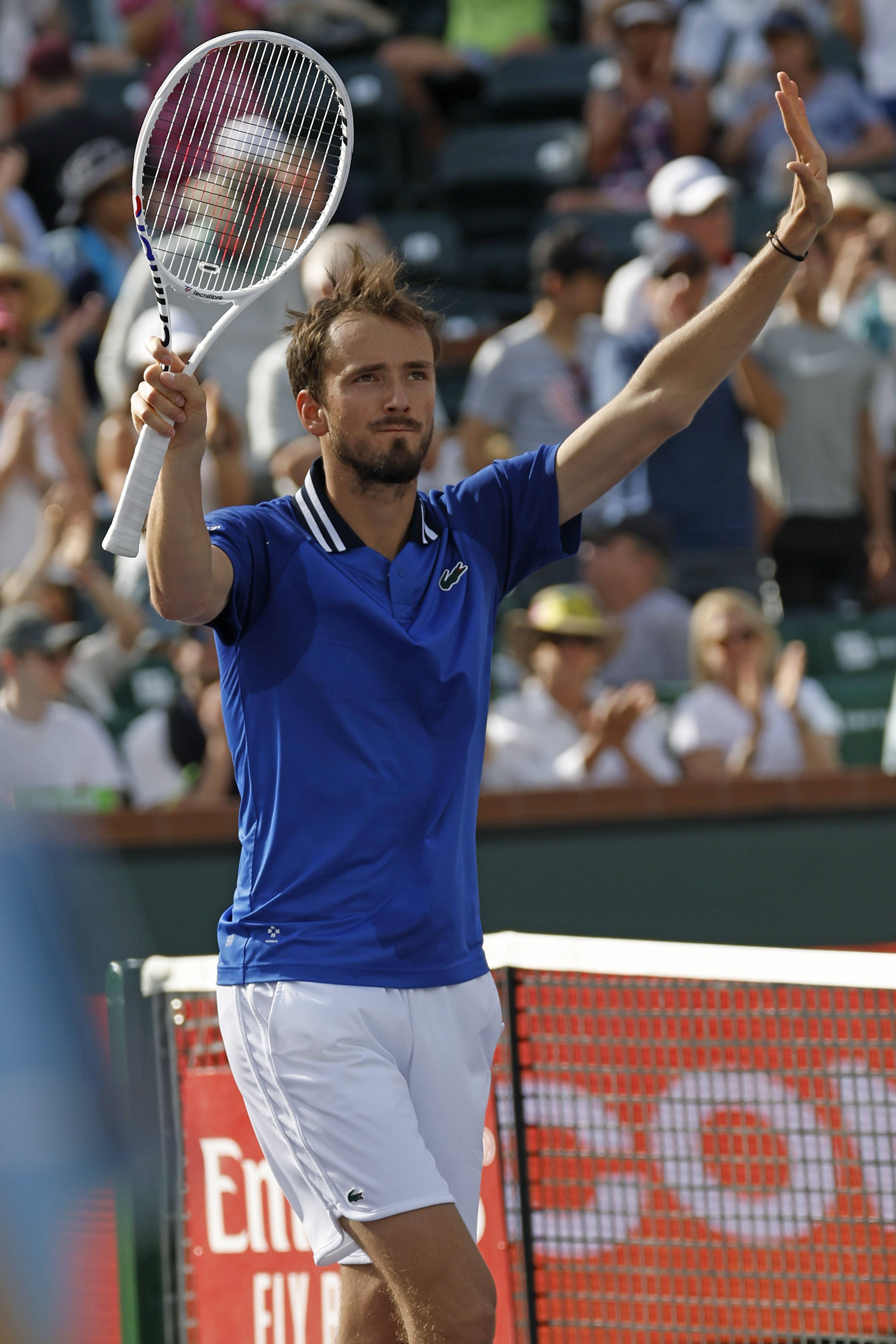 关于意大利网球队轻取世界网球队，梅德韦杰夫送出助攻的信息