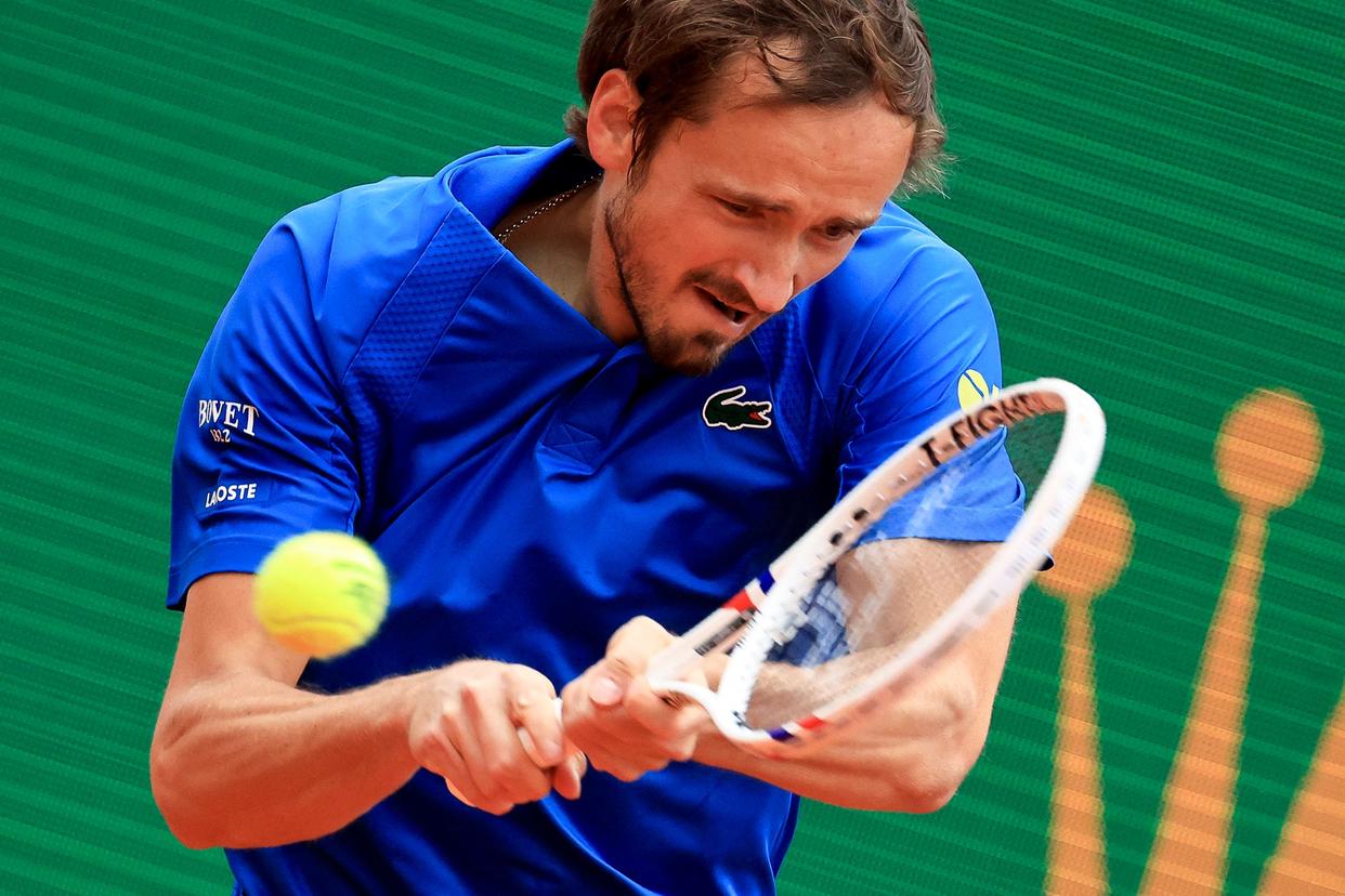 世界网球队轻取西班牙网球队，梅德韦杰夫打破历史纪录的简单介绍