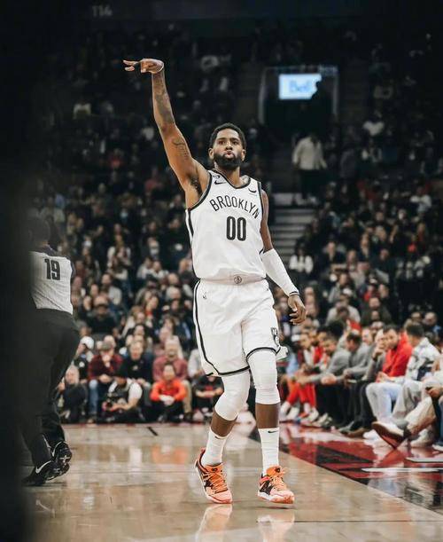 篮网B队鏖战猛龙,汉密尔顿送出助攻的简单介绍 篮网B队鏖战猛龙,汉密尔顿送出助攻的简单介绍