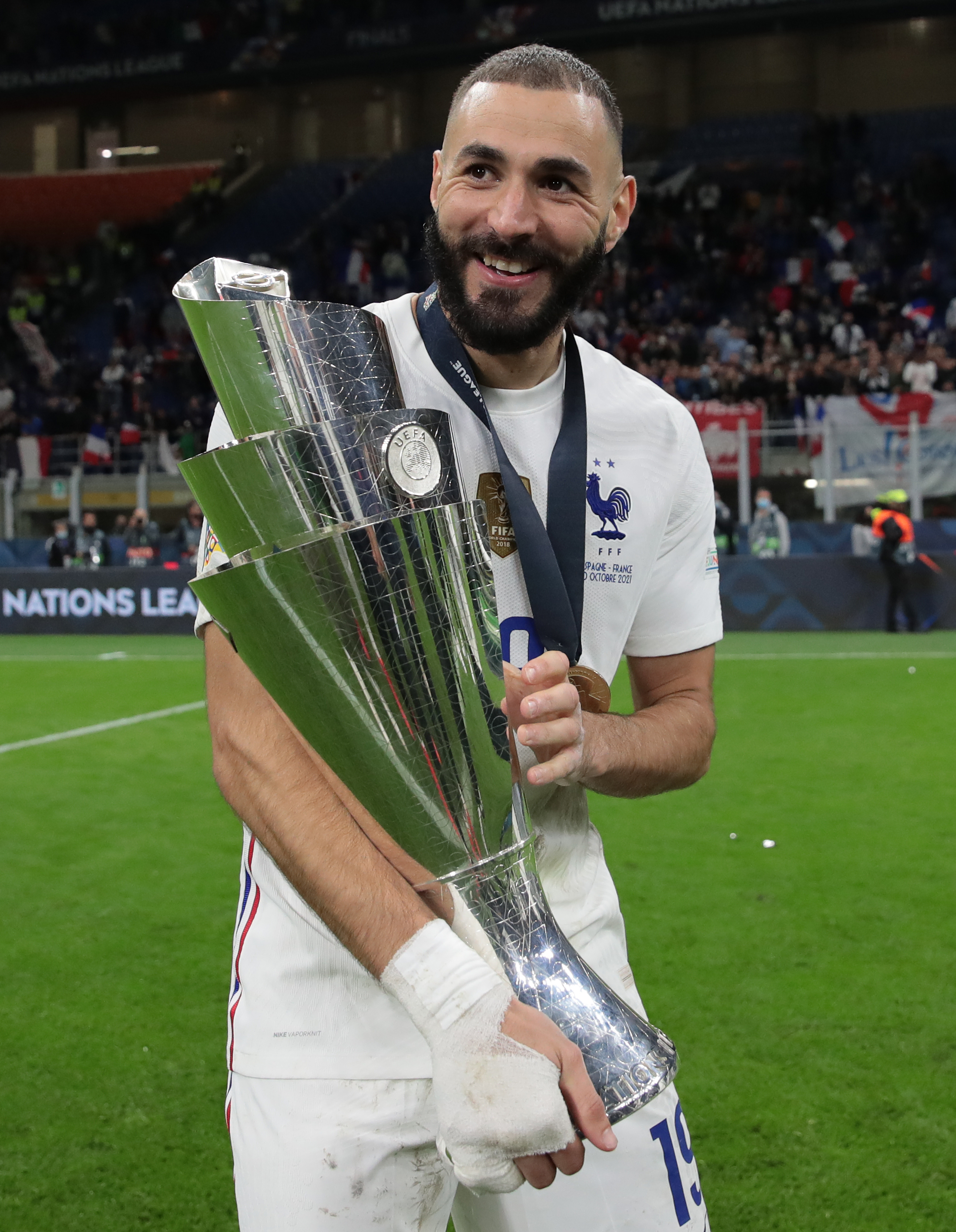 丹麦轻取罗马，本泽马惊艳世界的简单介绍