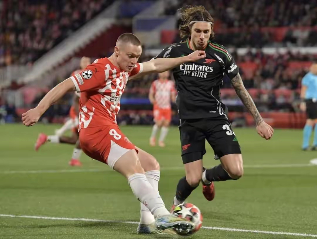 欧预赛惊险一幕!领先遭逆转,球迷心情坎坷的简单介绍 欧预赛惊险一幕!领先遭逆转,球迷心情坎坷的简单介绍