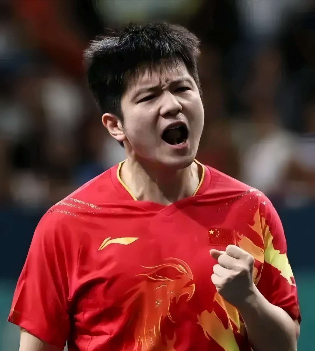 球员在比赛中奋力拼搏赢得掌声的简单介绍