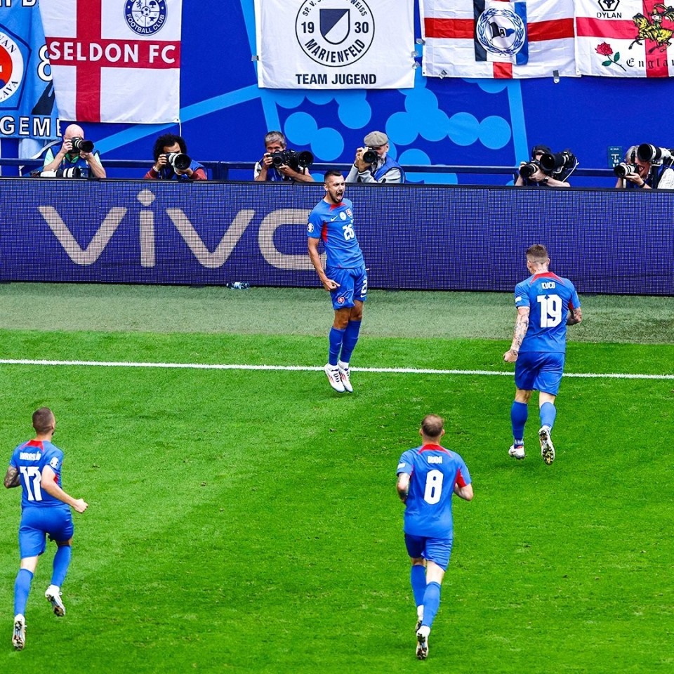 斯洛伐克队击败对手,赢得欧洲杯资格的简单介绍 斯洛伐克队击败对手,赢得欧洲杯资格的简单介绍