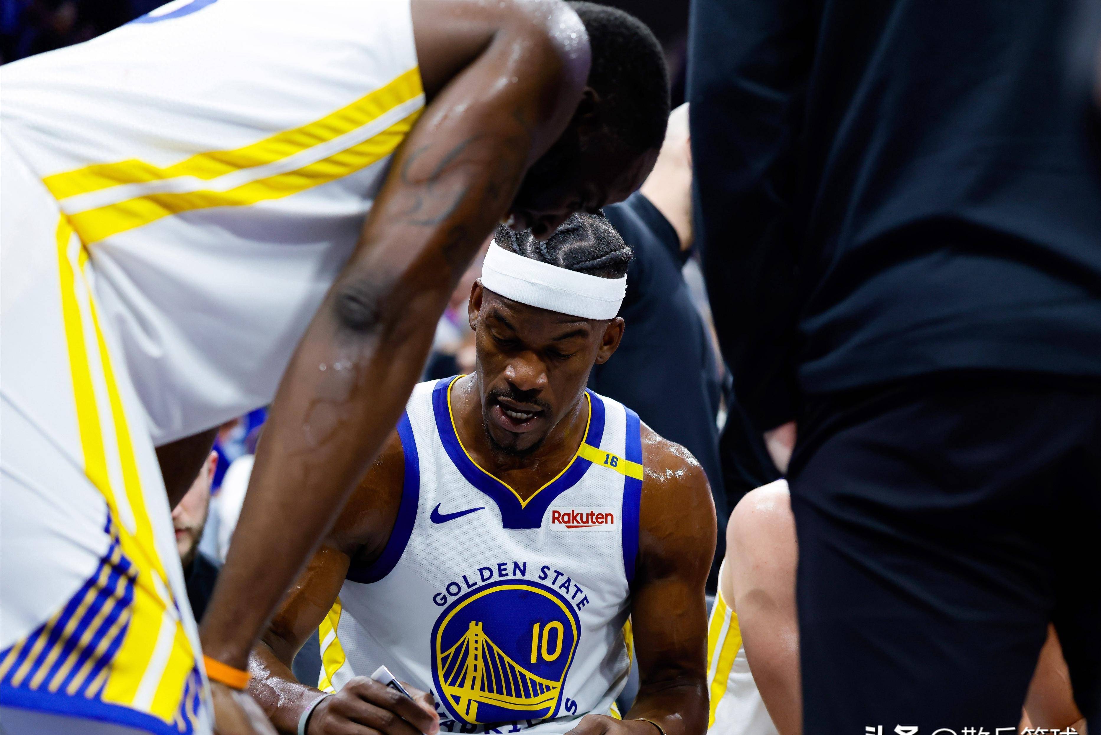 横扫系列赛，雄鹿队夺取东部冠军宝座的简单介绍