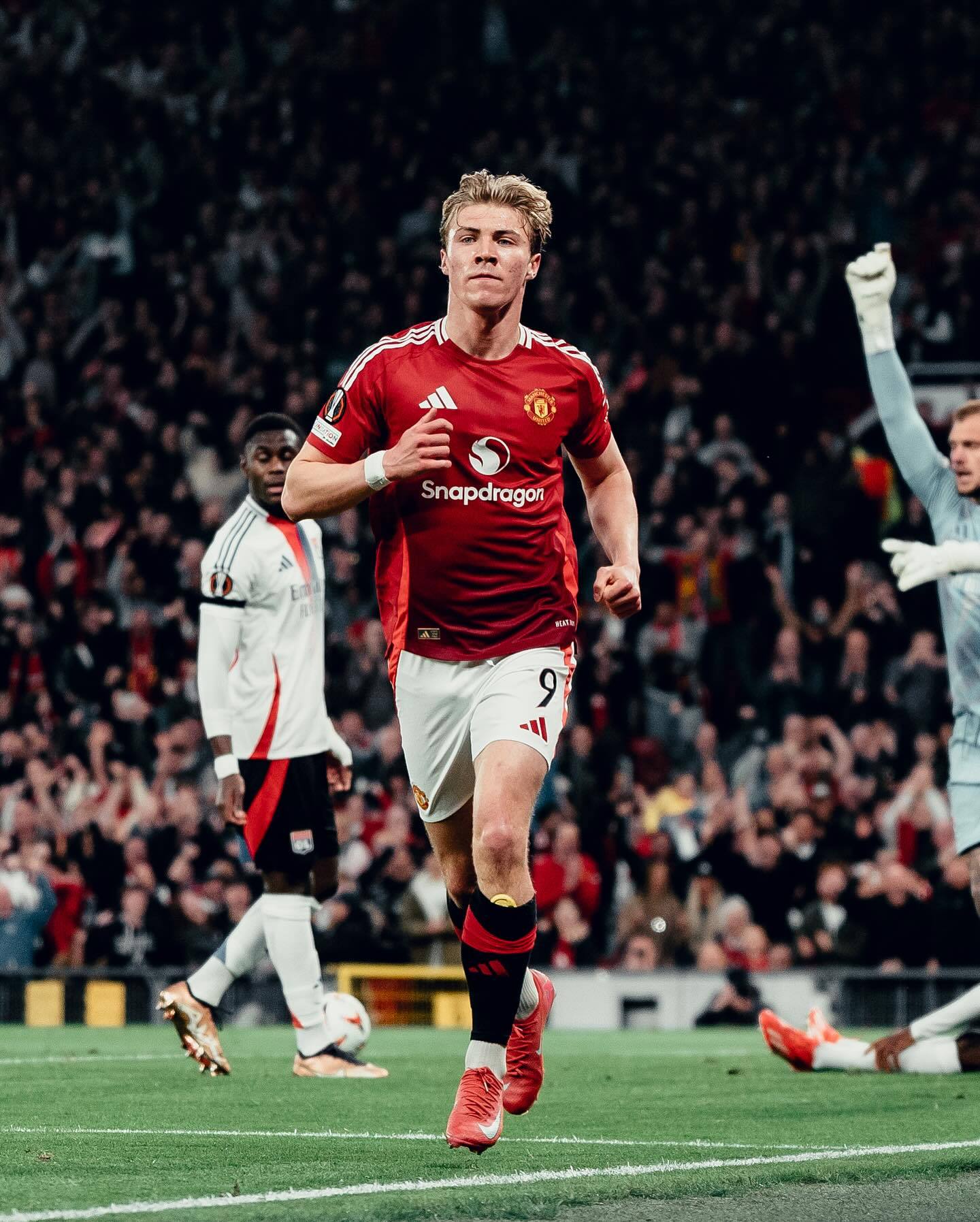 曼联劲胜对手，欧冠八分之一决赛谁与争锋？